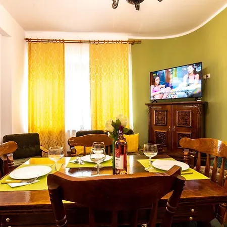 Сasa de vacaciones Solis M - Cosy Old Town Home With Ac Near The Beach And Harbour Private Entrance *