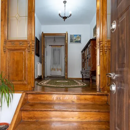 Solis M - Cosy Old Town Home With Ac Near The Beach And Harbour Private Entrance Сasa de vacaciones Constanţa