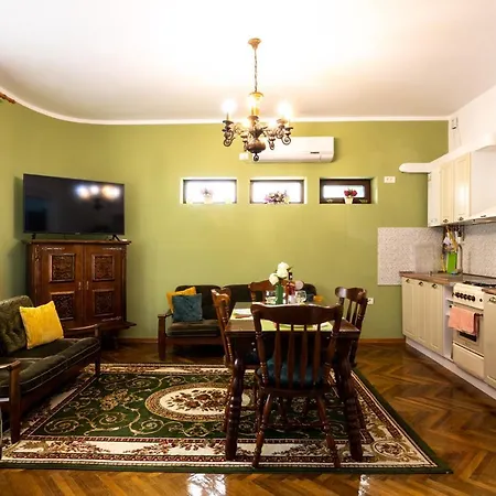 Solis M - Cosy Old Town Home With Ac Near The Beach And Harbour Private Entrance * Constanţa