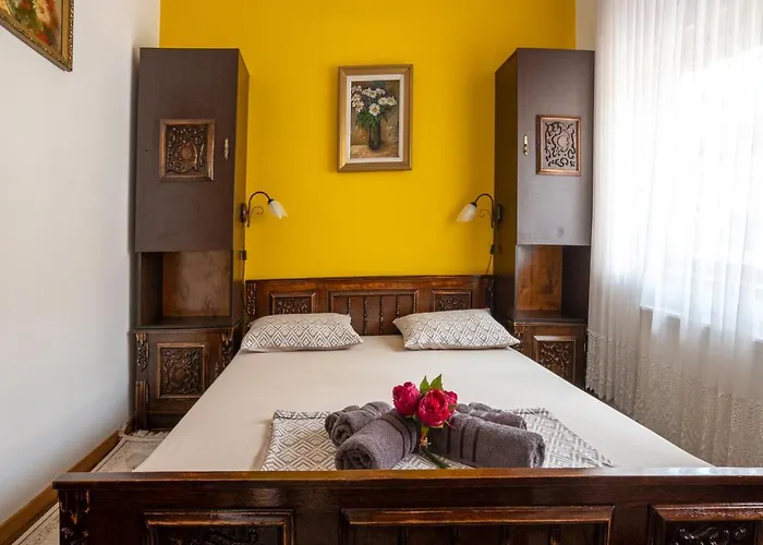 Solis M - Cosy Old Town Home With Ac Near The Beach And Harbour Private Entrance Nyaraló *