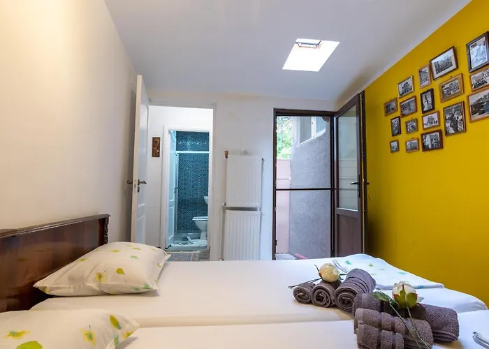 Solis M - Cosy Old Town Home With Ac Near The Beach And Harbour Private Entrance *