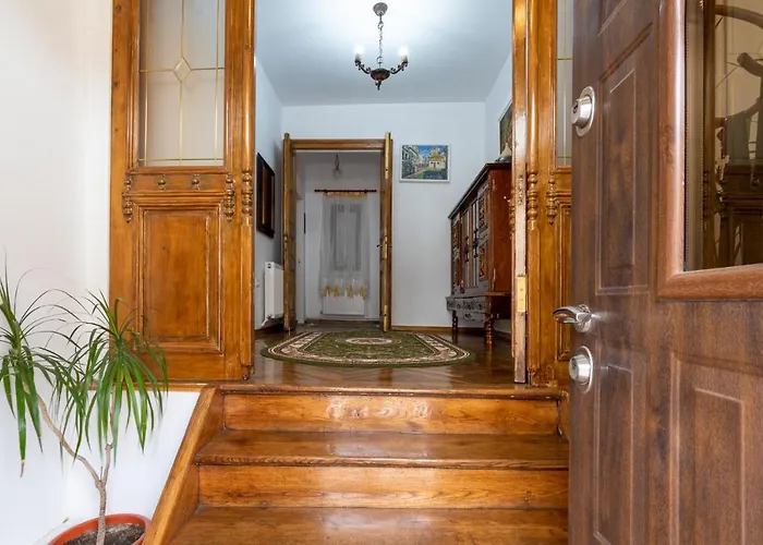 Solis M - Cosy Old Town Home With Ac Near The Beach And Harbour Private Entrance Nyaraló Konstanca