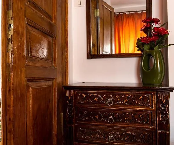 Solis M - Cosy Old Town Home With Ac Near The Beach And Harbour Private Entrance Nyaraló