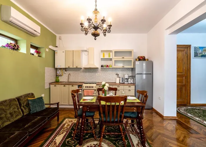 Nyaraló Solis M - Cosy Old Town Home With Ac Near The Beach And Harbour Private Entrance